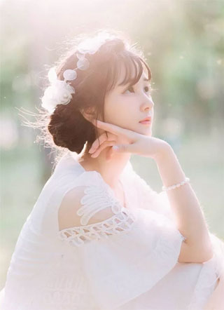 穿书后白莲花大佬每天都在装穷